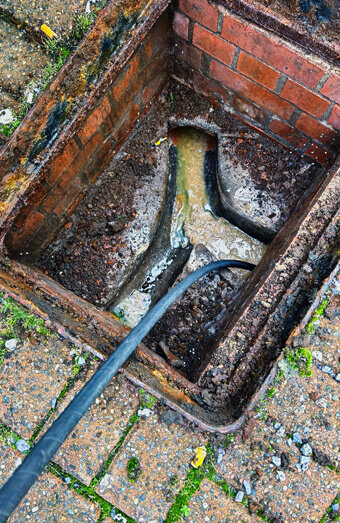 https://plumbercloverdale.com.au/uploads/2025/06/blocked-drains-644040.jpg