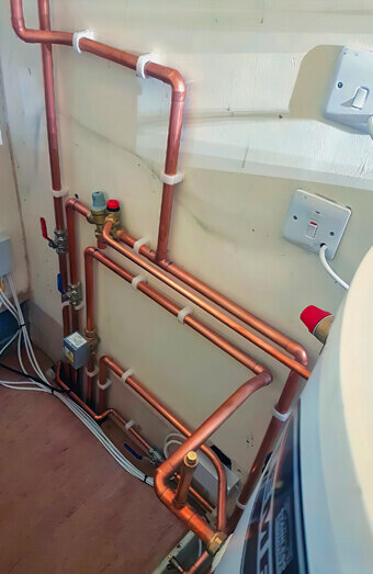 https://plumbercloverdale.com.au/uploads/2025/06/hot-water-301986.jpg